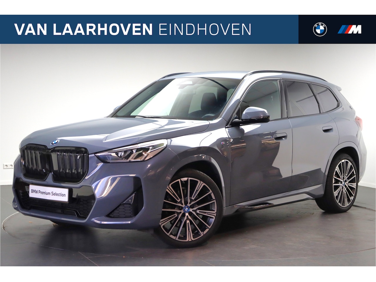 BMW iX1 - xDrive30 M Sport / Adaptief M Onderstel / Sportstoelen / Parking Assistant / Widescreen Di - AutoWereld.nl