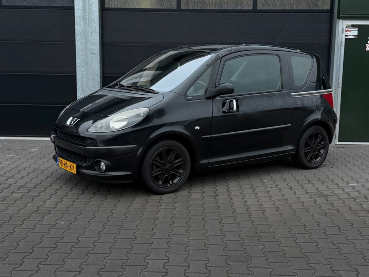 Peugeot 1007 - 1.6-16V Sporty/Automaat/ Unieke KM stand / Airco - AutoWereld.nl