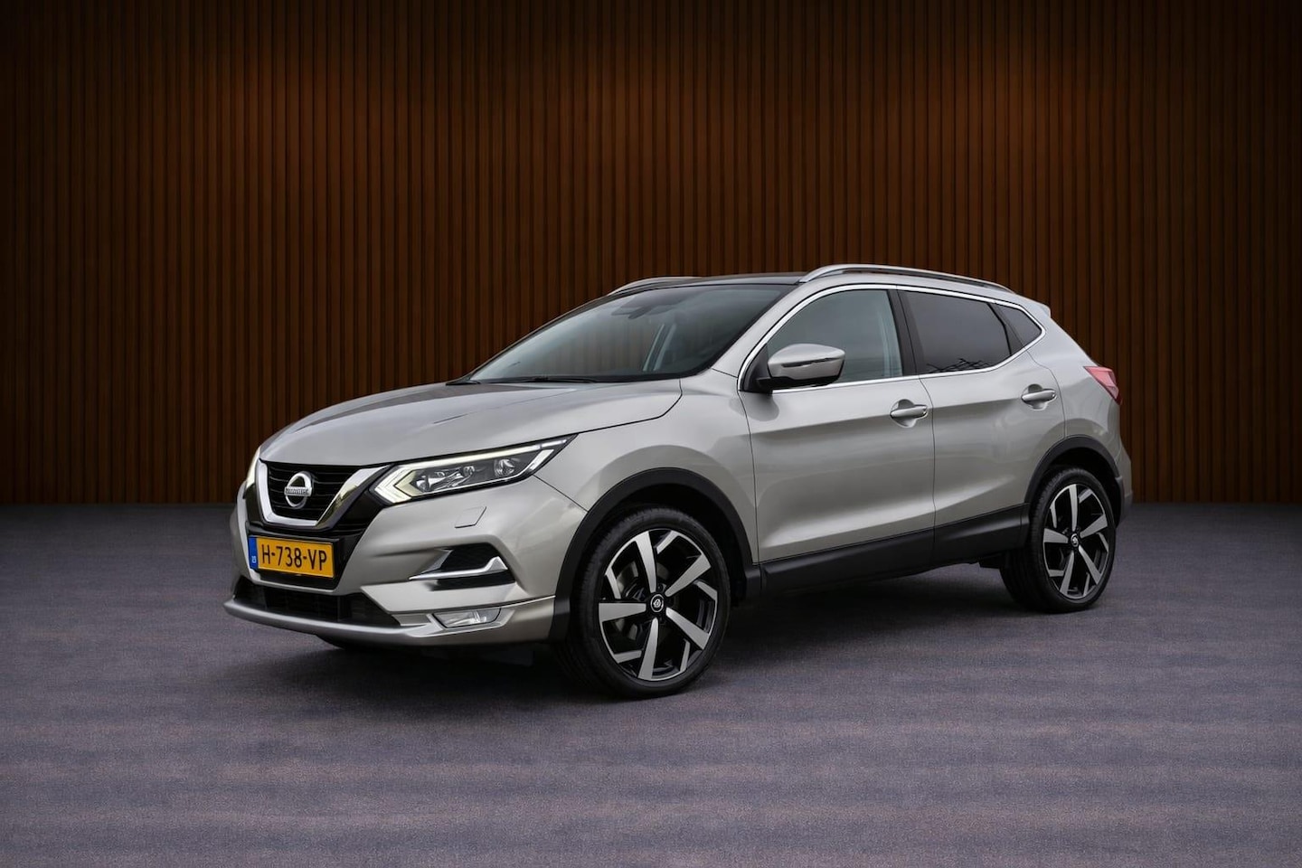 Nissan Qashqai - 1.3 DIG-T Tekna + - AutoWereld.nl