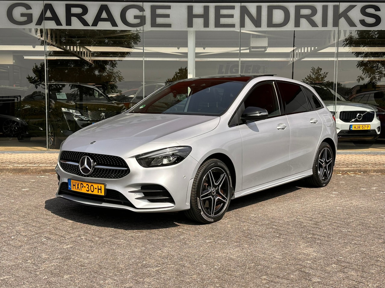 Mercedes-Benz B-klasse - 250 e Business Solution AMG Limited | Pano | AMG pack | Digt Dash | occasion - AutoWereld.nl