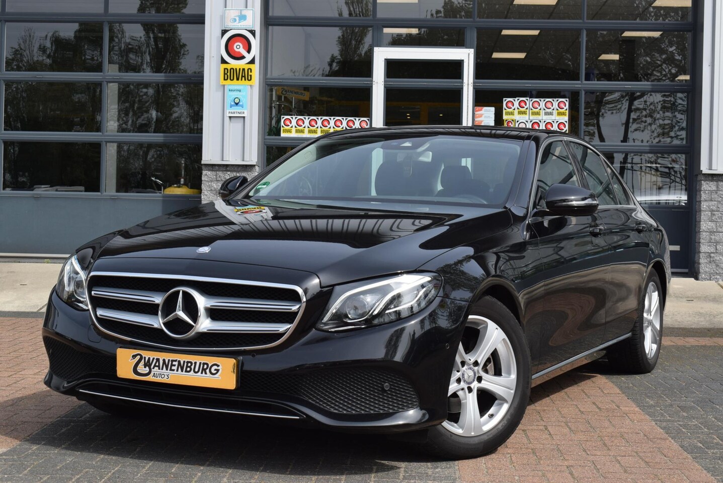 Mercedes-Benz E-klasse - 200 Prestige Plus Airco, Navi,Dak,Cruise Control, Km130.000!! - AutoWereld.nl
