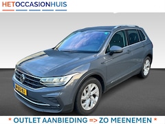 Volkswagen Tiguan - 1.5 TSI 150PK LIFE BUSINESS LEDER NAVI TREKHAAK WINTERPACK NAP