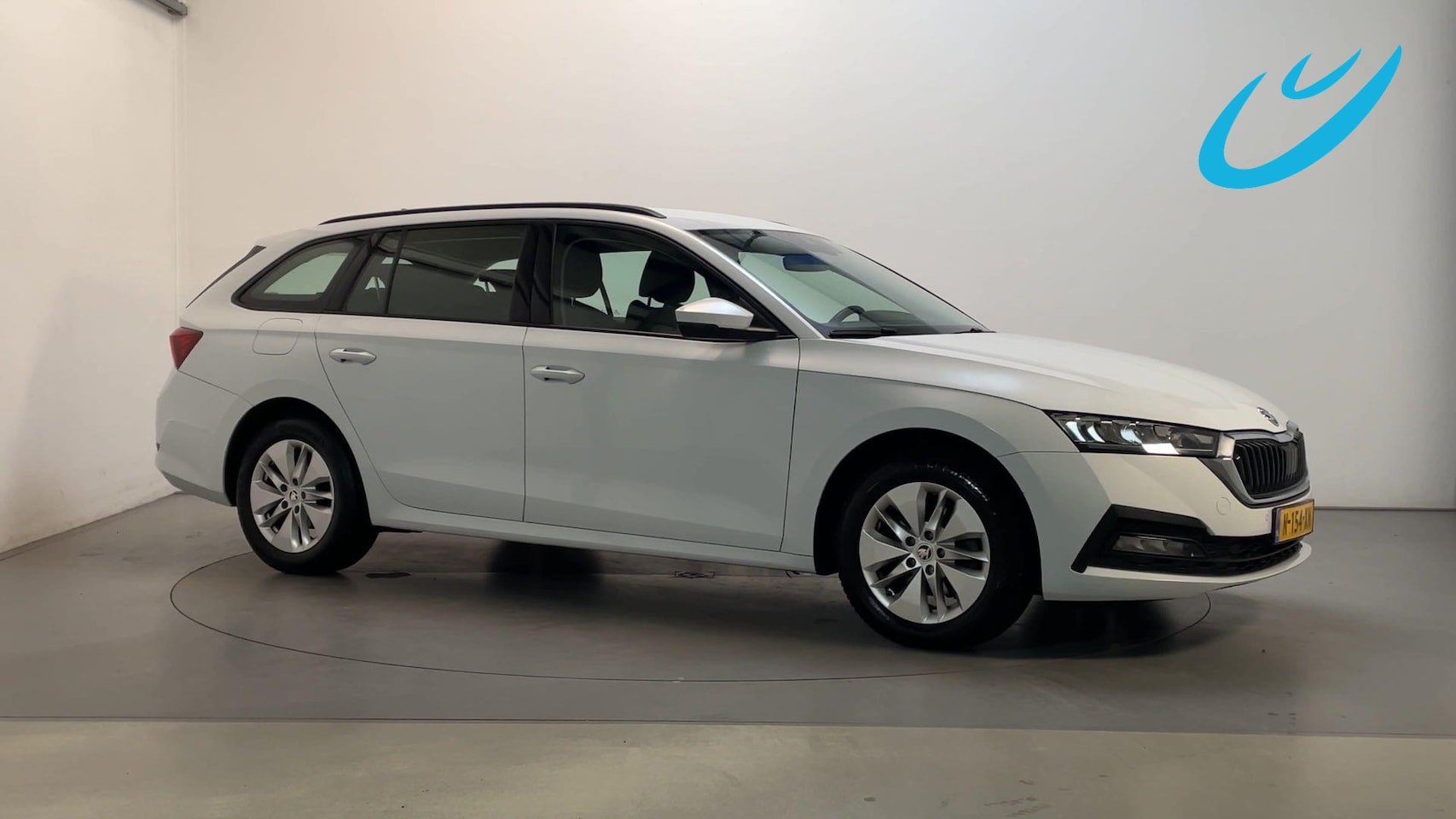 Skoda Octavia Combi - 1.0 e-TSI DSG Business Edition Camera Virtual Cockpit Adaptive Cruise Navigatie - AutoWereld.nl