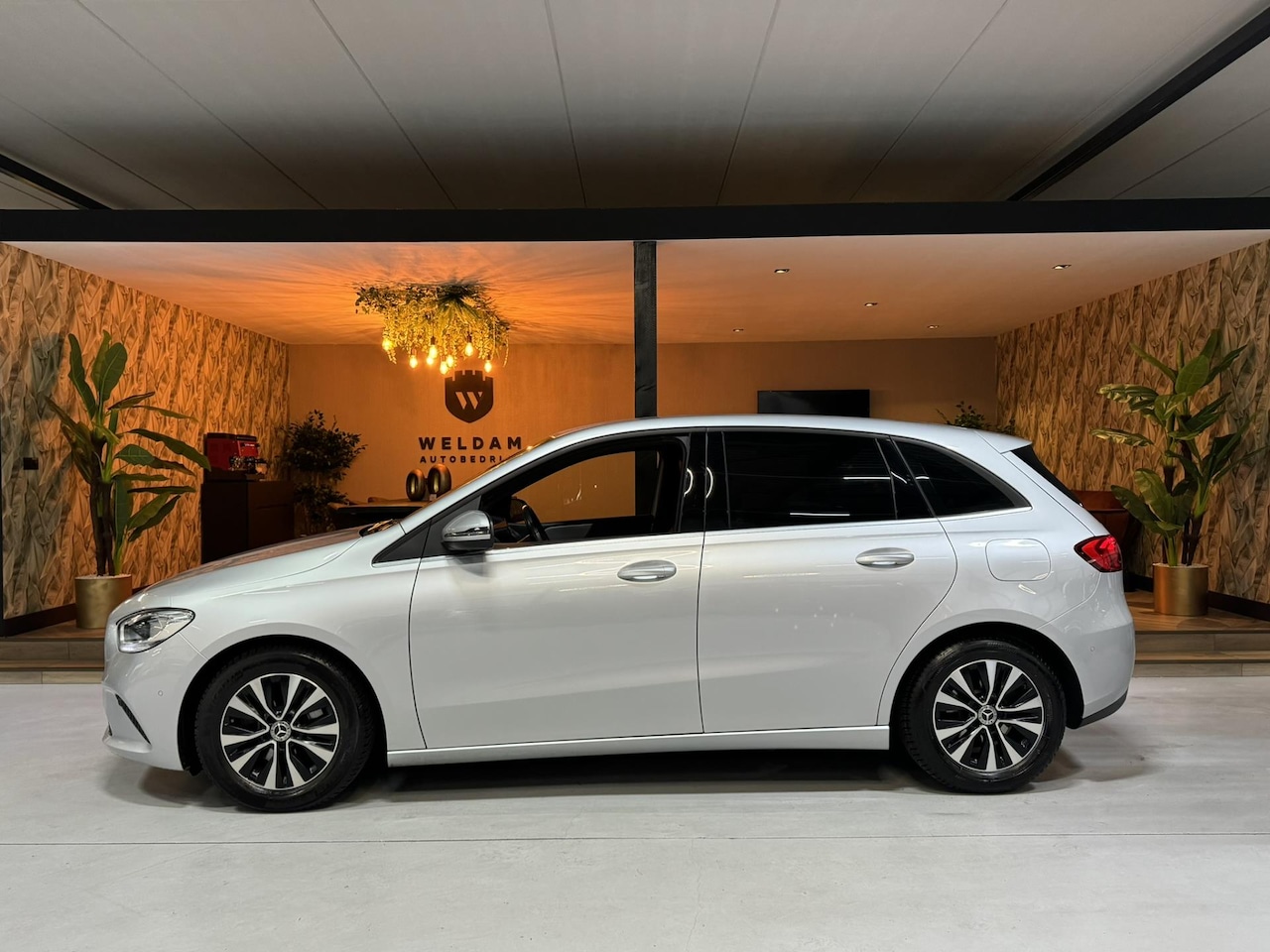 Mercedes-Benz B-klasse - 180 Business Solution NAP Garantie Carplay Camera Elek. Achterklep Led Cruise Clima Navi R - AutoWereld.nl