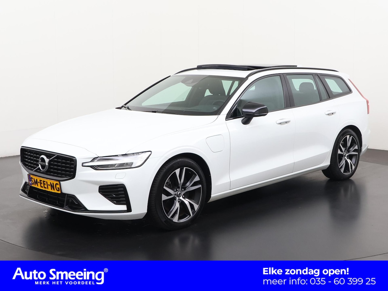 Volvo V60 - 2.0 T6 Recharge AWD R-Design | Panoramadak | Trekhaak | Harman/Kardon | Zondag Open! - AutoWereld.nl