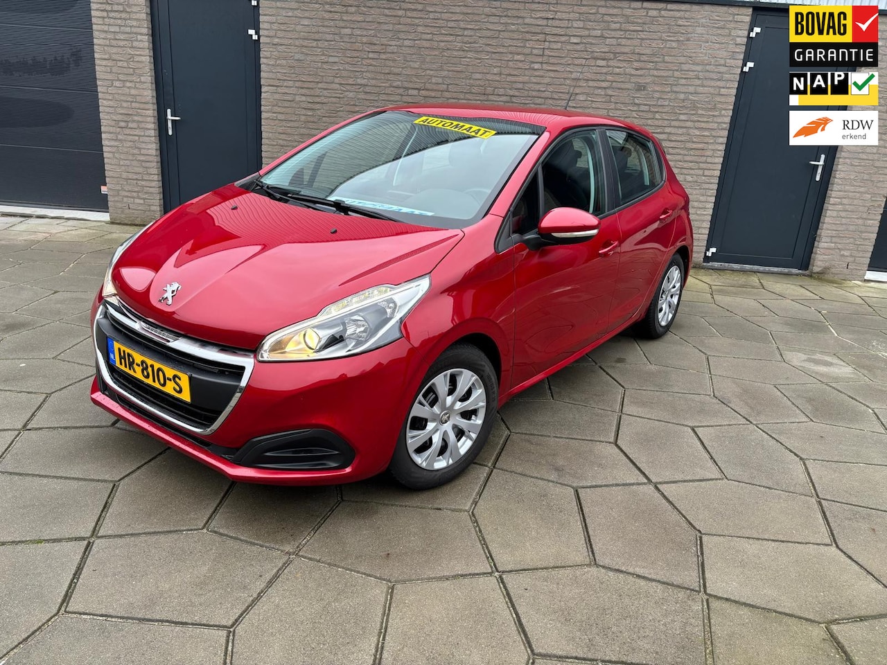 Peugeot 208 - 1.2 PureTech Active | AUTOMAAT|5 Drs|Trekhaak| Metallic|Navigatie GROOT scherm - AutoWereld.nl