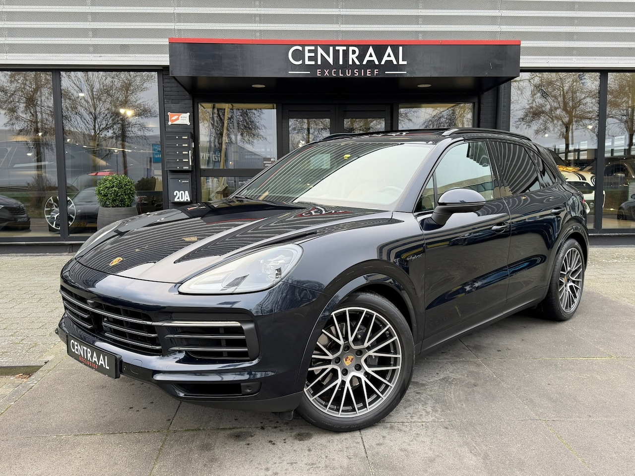 Porsche Cayenne - 3.0 E-Hybrid Platinum Edition|Pano|Sportchrono|Bose|Sport design|Memory|Luchtvering|360Cam - AutoWereld.nl