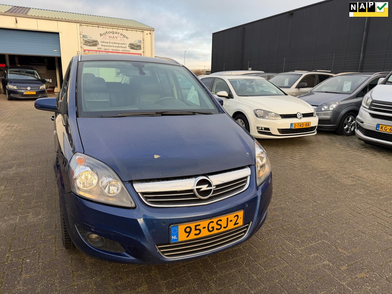 Opel Zafira - 2.2 Cosmo 2.2 Cosmo, Motor Lampje brand - AutoWereld.nl