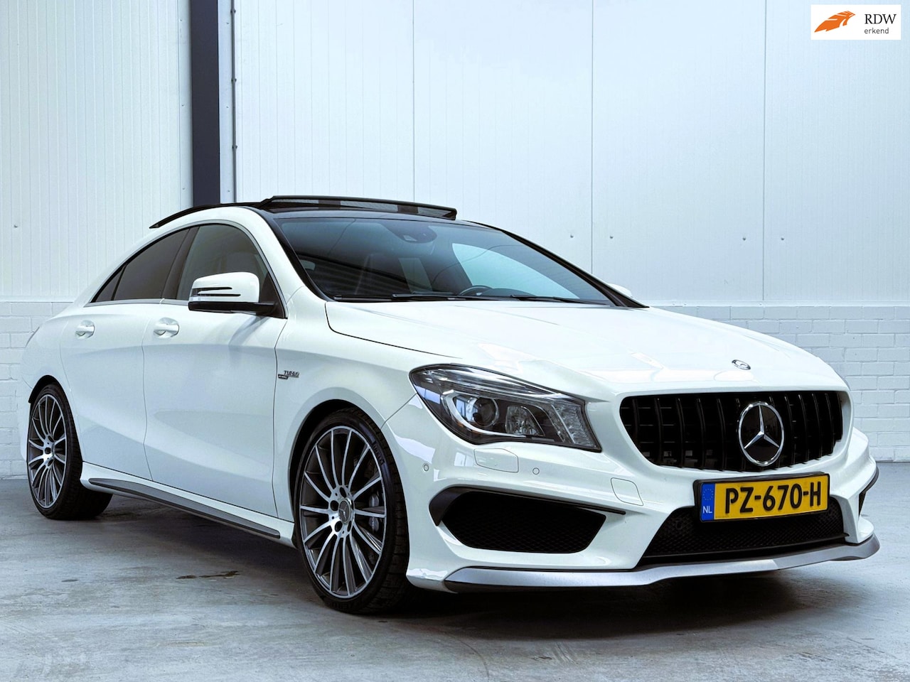 Mercedes-Benz CLA-Klasse - AMG 45 4MATIC Edition 1 Pano|Schaalstoelen - AutoWereld.nl