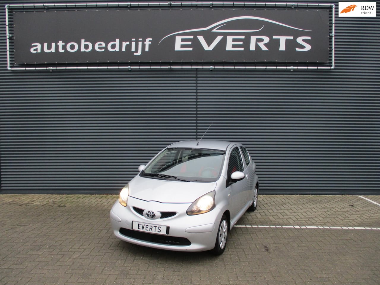 Toyota Aygo - 1.0-12V + recente apk rijd prima nu scherpe meeneem prijs - AutoWereld.nl