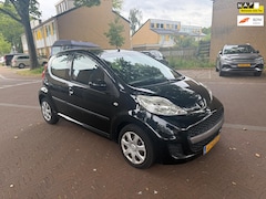 Peugeot 107 - Airco / Bouwjaar 2011 / 5 deurs / Leuke auto