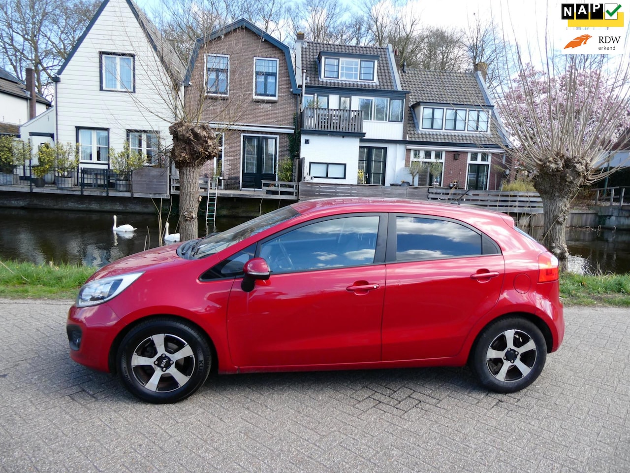 Kia Rio - 1.2 CVVT 86pk 5-deurs Airco Cruise Trekhaak LED Zuinig A-label - AutoWereld.nl