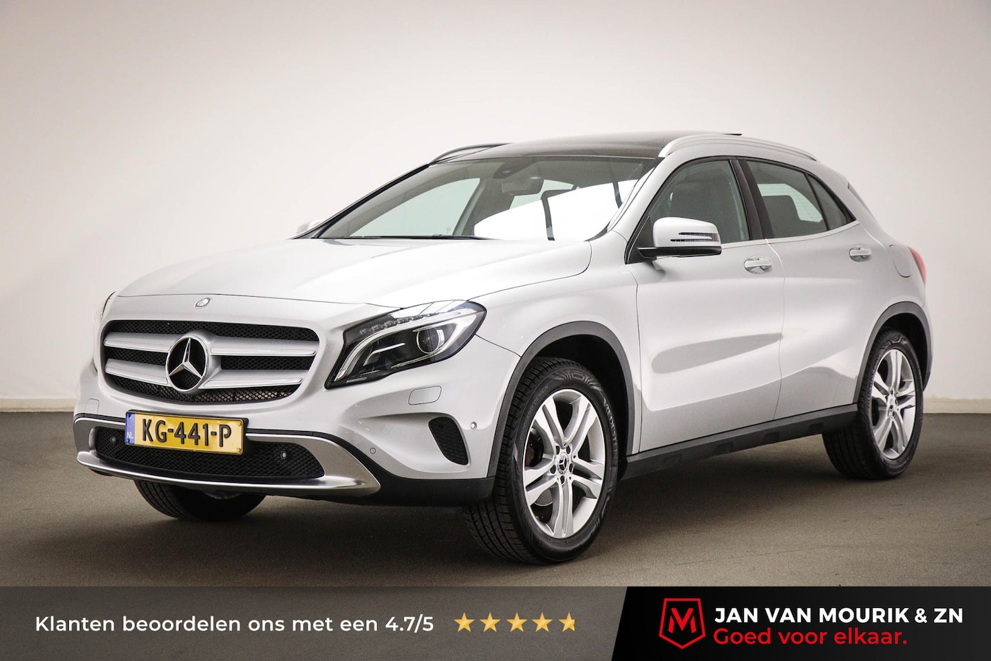 Mercedes-Benz GLA-Klasse - 180 Ambition | URBAN PACK | PANORAMADAK | STOELVERWARMING | TREKHAAK | 18" - AutoWereld.nl