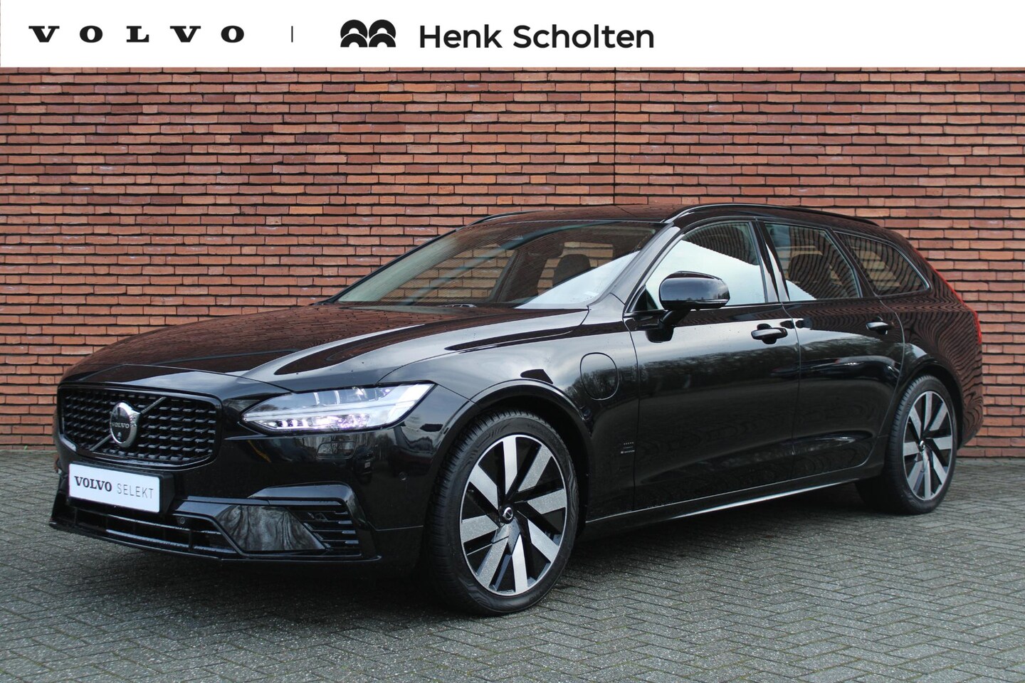 Volvo V90 - T6 Plug-in hybrid AWD Ultra Dark | Panoramadak | Premium audio by Harman Kardon  | Semi el - AutoWereld.nl