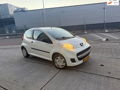 Peugeot 107 - 1.0-12V XR APK Rijd en schakelt goed
