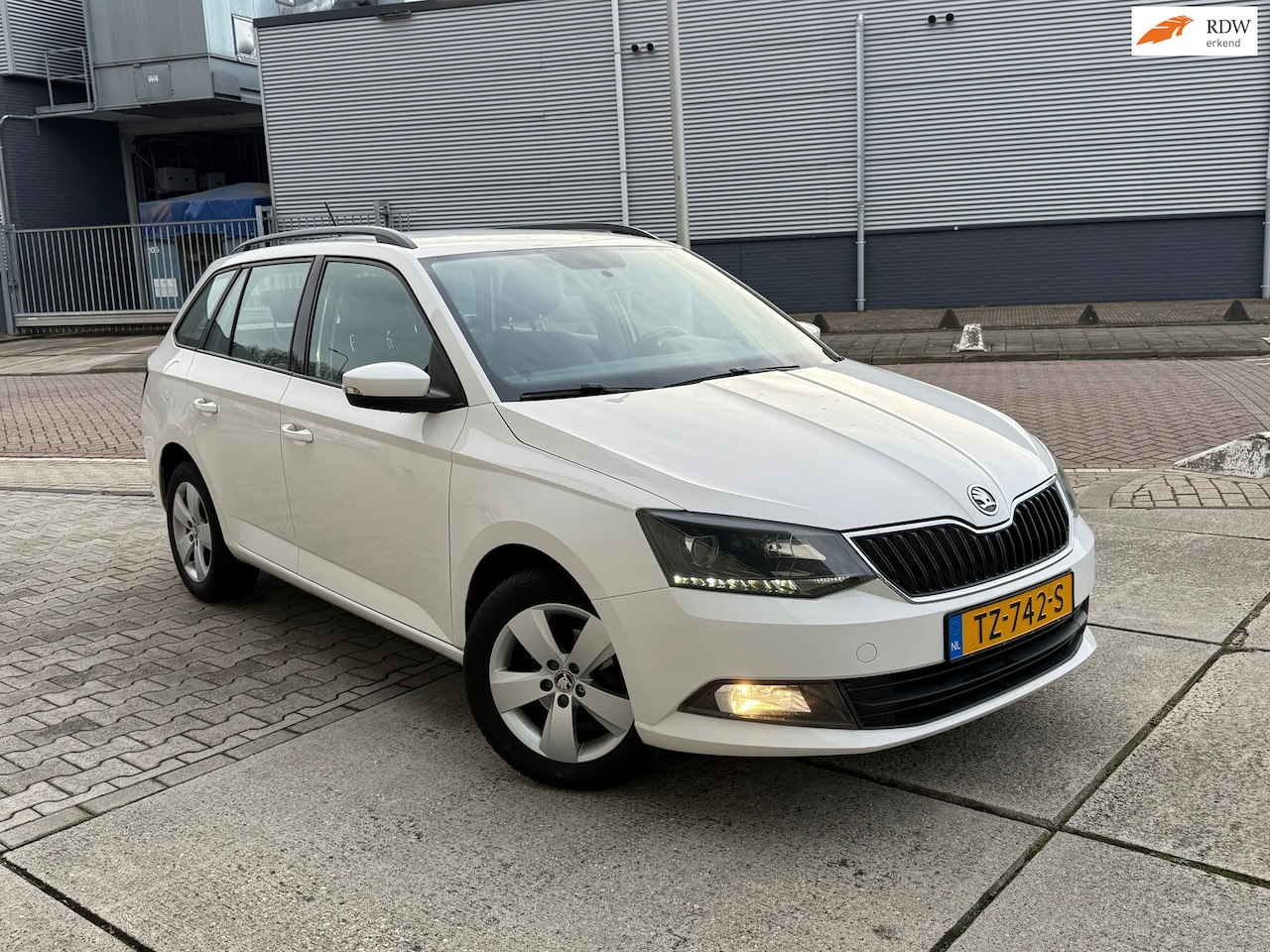 Skoda Fabia Combi - 1.0 TSI Drive Airco 5DR APK 2026 - AutoWereld.nl