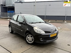 Renault Clio - 1.6-16V Privilège AUTOMAAT AIRCO Volledig onderhouden