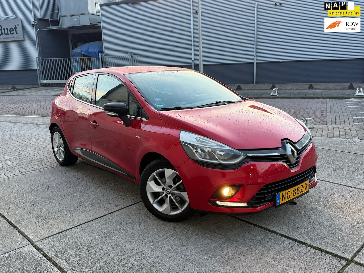 Renault Clio - 0.9 TCe Limited NAVI 5 DR NEW APK 2017 - AutoWereld.nl