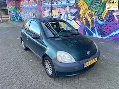 Toyota Yaris - 1.0-16V VVT-i Terra blanke lak niet mooi rijd goed inruil koopje zo mee bouwjaar 2000