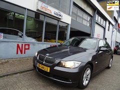 BMW 3-serie - 318i Executive