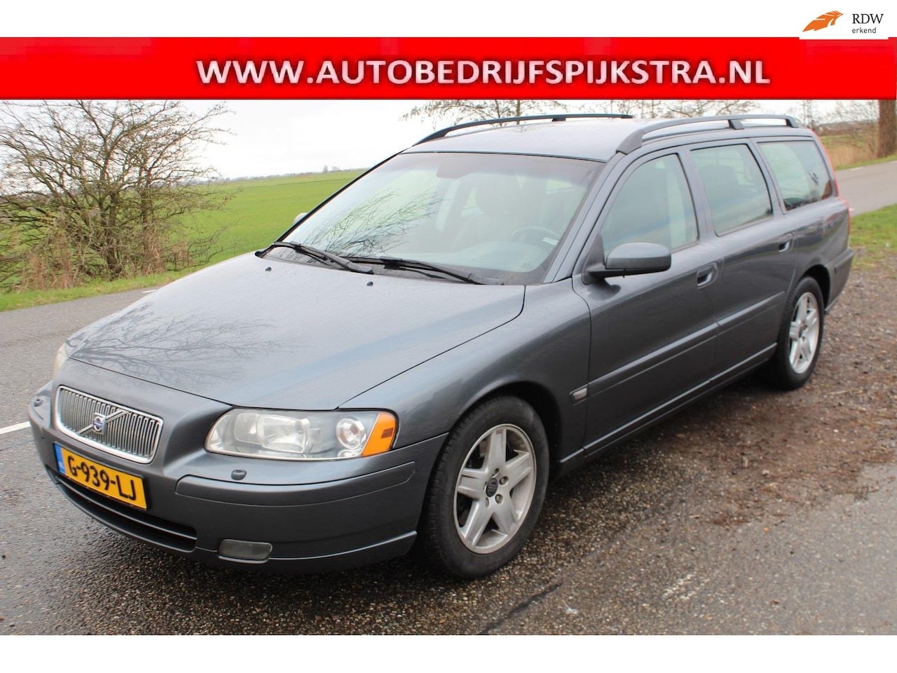 Volvo V70 - 2.4 D5 Momentum // AUTOMAAT / LEER // - AutoWereld.nl