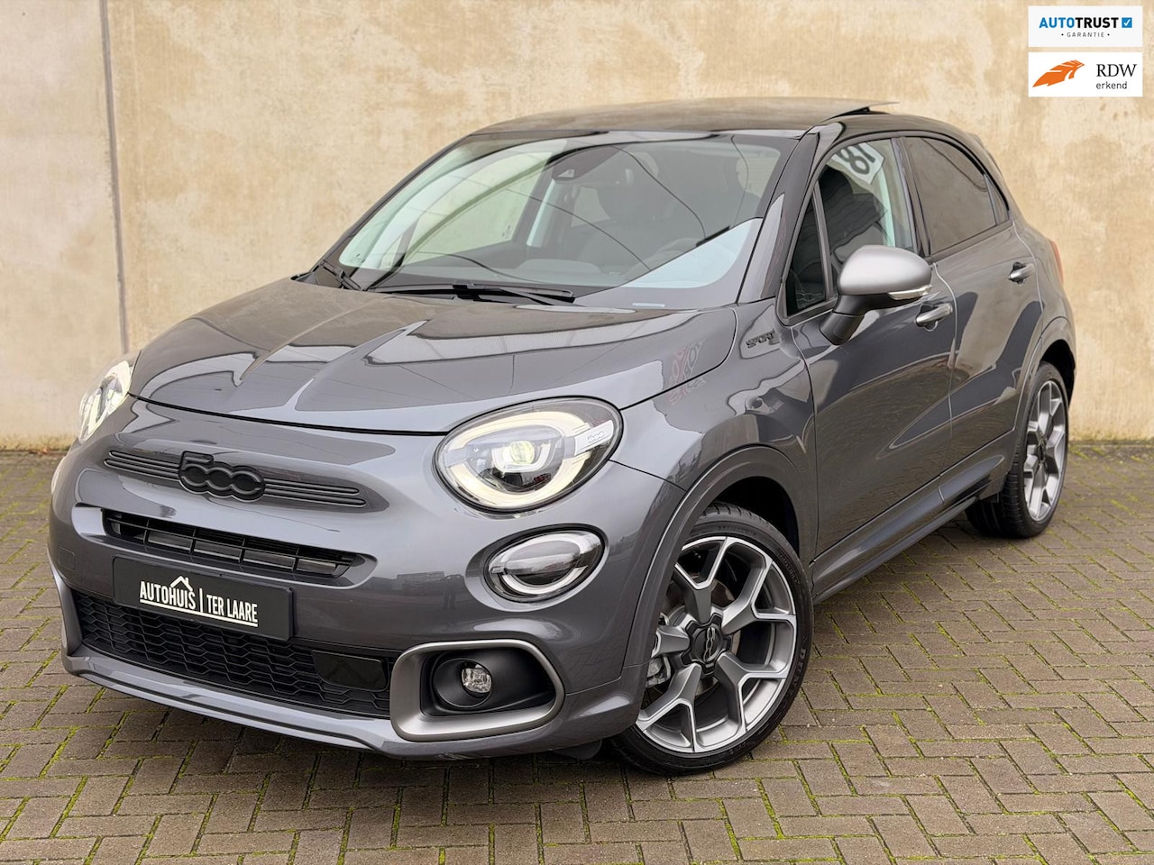 Fiat 500 X - 1.5 Hybrid Sport Aut. Pano Leder CarPlay Camera 19'' - AutoWereld.nl