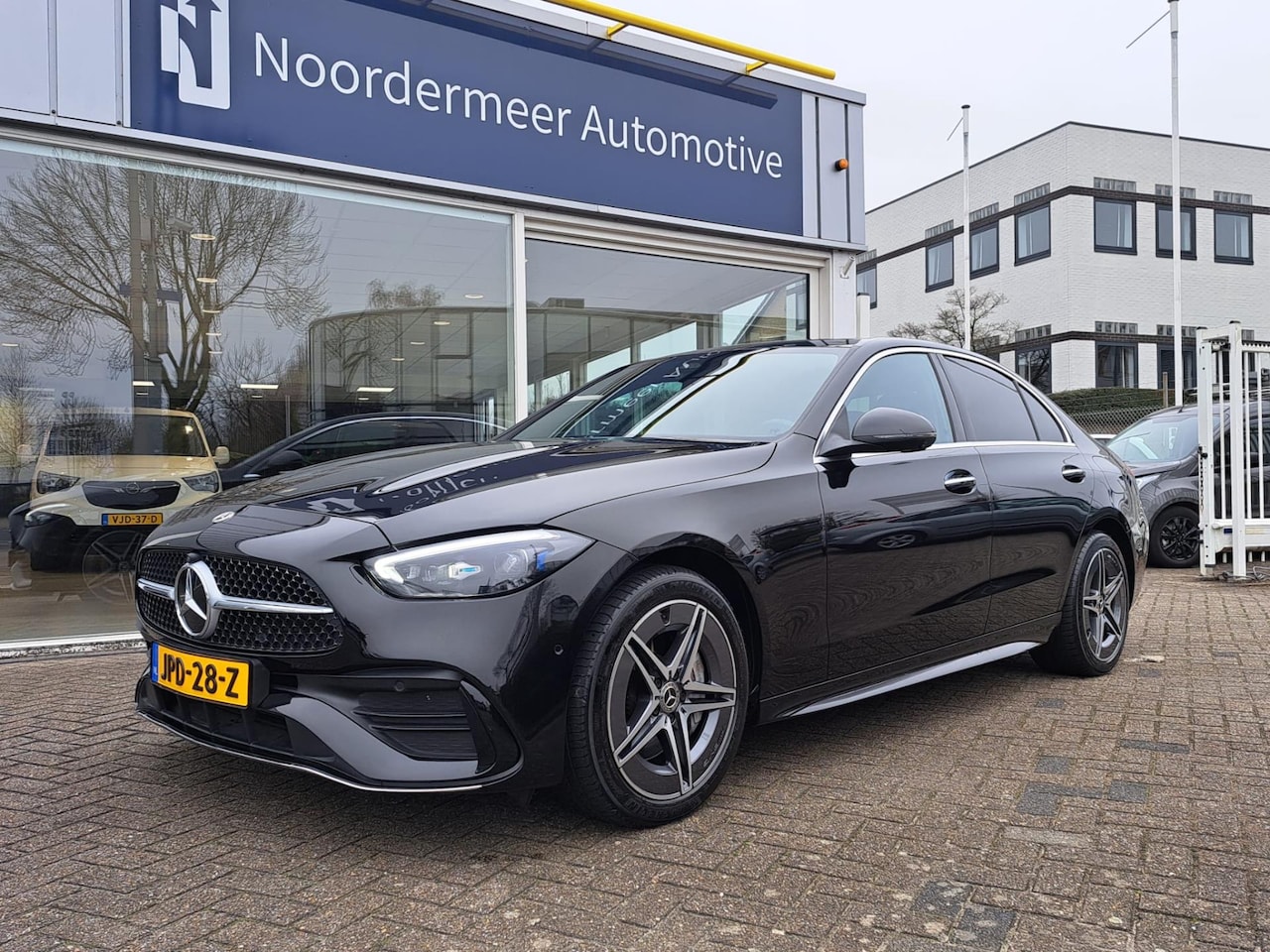 Mercedes-Benz C-klasse - 300 e AMG Line / navigatie / camera / app / burmester - AutoWereld.nl
