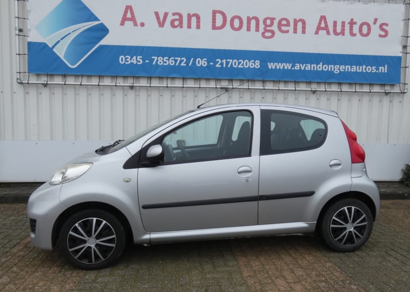 Peugeot 107 - 1.0-12V Urban Move 1.0-12V URBAN MOVE,Airco,Aux,APK 4-10-26 - AutoWereld.nl