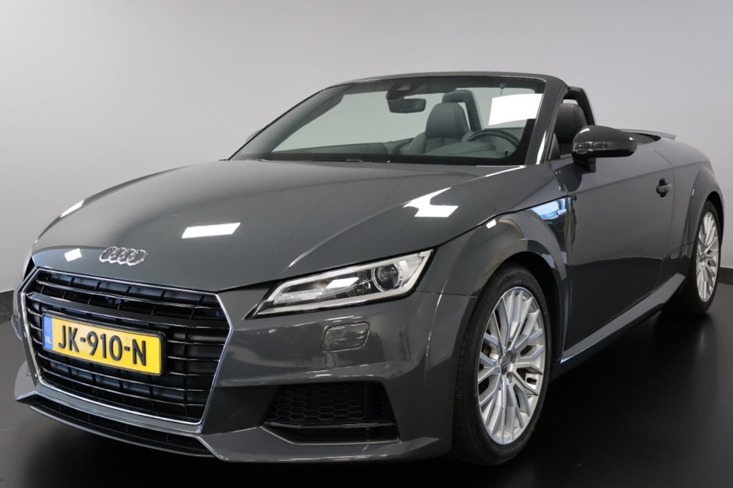 Audi TT Roadster - 2.0 TFSI S-Line roadster Virtual alcantara - AutoWereld.nl