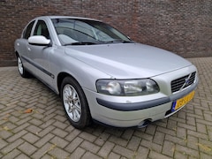 Volvo S60 - 2.4 airco trekhaak dealer onderh. APK 07-2026 LM velgen