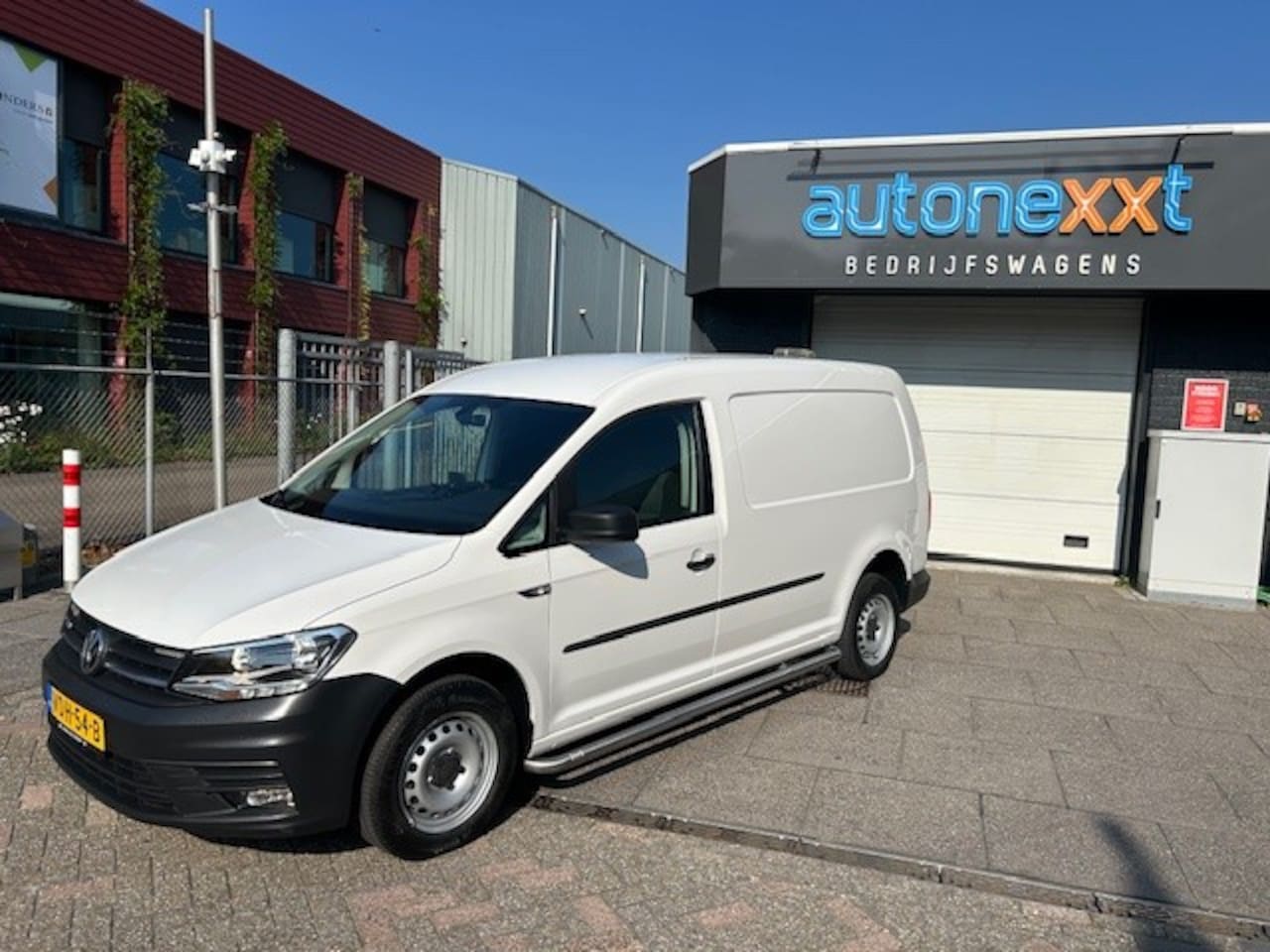 Volkswagen Caddy Maxi - 1.4 TGI L2H1 EcoFuel Comfortline AIRCO I NAV I PDC I TREKHAAK I 1e EIGENAAR I COMPLETE OND - AutoWereld.nl