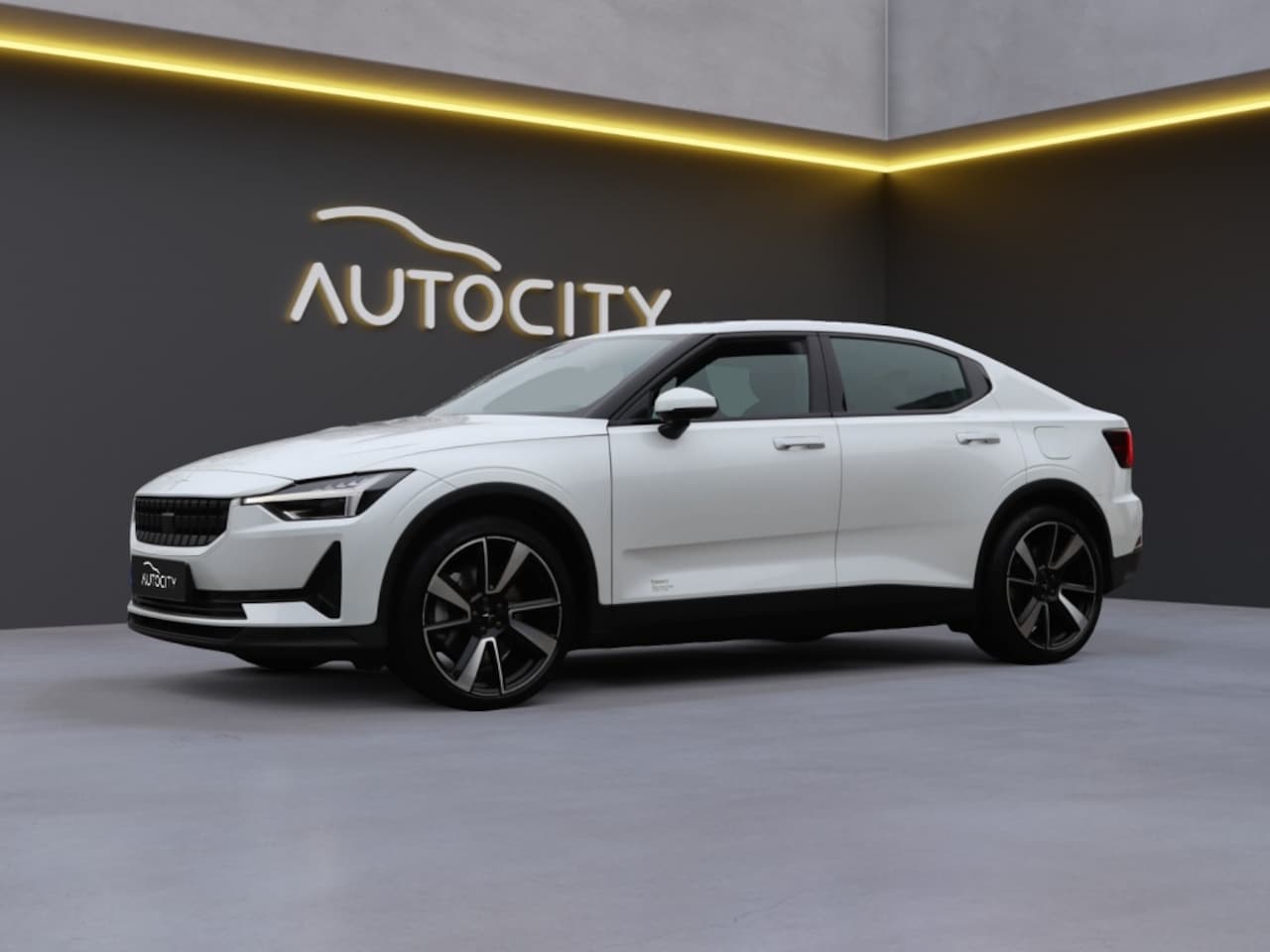 Polestar 2 - Long range Single Motor 78 kWh Panorama l Camera l SOH 91% - AutoWereld.nl