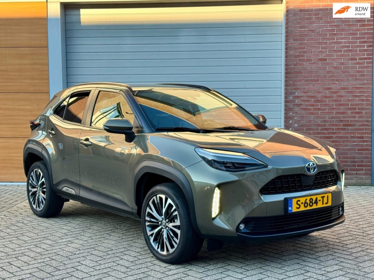 Toyota Yaris Cross - 1.5 Hybrid Executive Navi Carplay Camera ACC Head-Up Pano Garantie - AutoWereld.nl