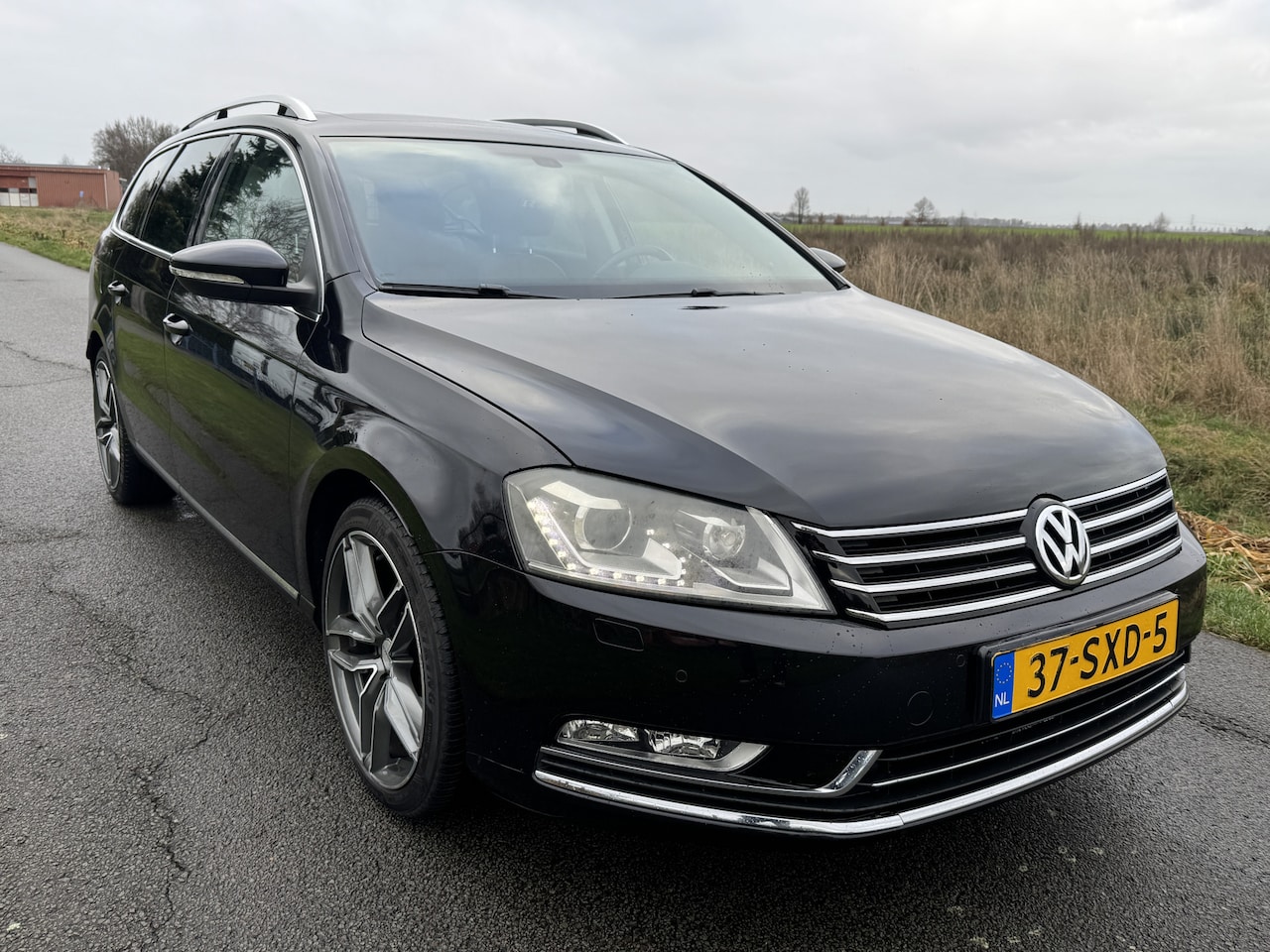 Volkswagen Passat Variant - 2.0 TSI Highline NAVI/XENON/LEER/R-LINE Interieur - AutoWereld.nl