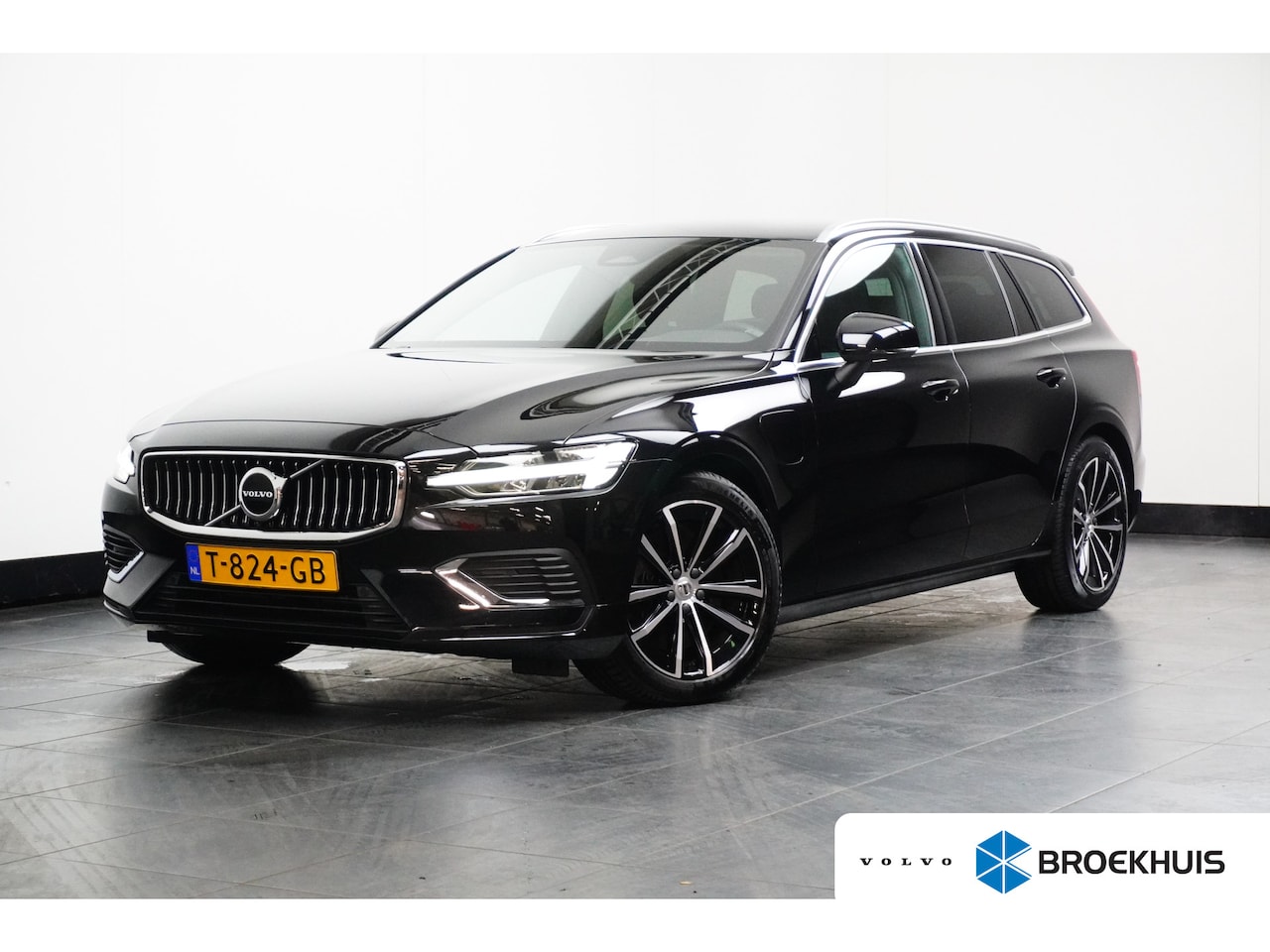 Volvo V60 - T6 Plug-in hybrid AWD Core Bright | Achterbank verwarmd | Achteruitrijcamera | Apple Carpl - AutoWereld.nl