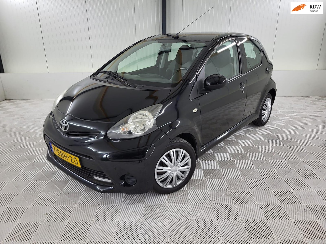 Toyota Aygo - 1.0 VVT-i Aspiration 1.0 VVT-i Aspiration, Automaat, Airco - AutoWereld.nl