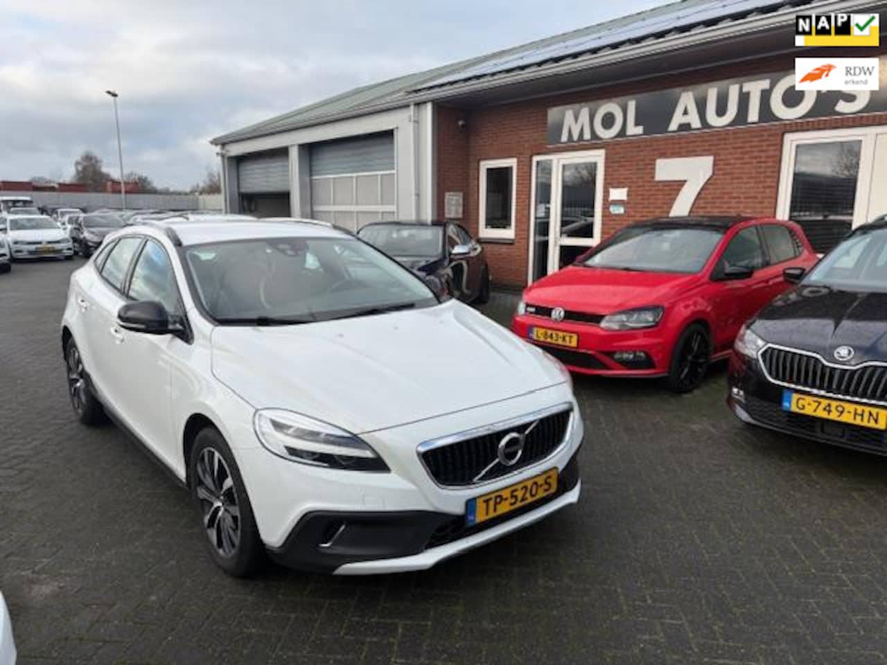 Volvo V40 Cross Country - 1.5 T3 Dynamic Edition 1.5 T3 Dynamic Edition - AutoWereld.nl