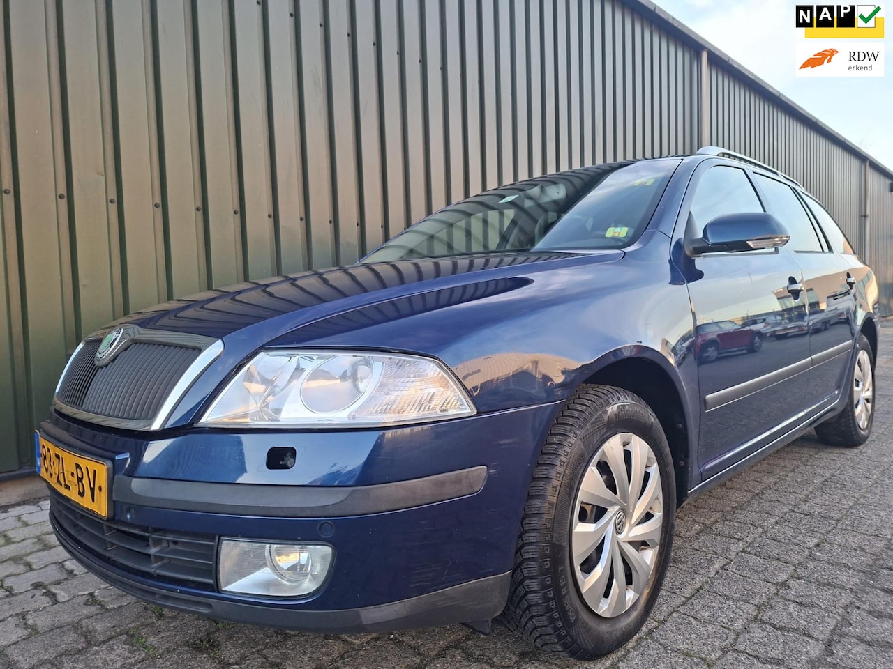 Skoda Octavia Combi - 1.6 FSI Elegance Attractive Business 1.6 FSI Elegance Attractive Business Nieuwe APK - AutoWereld.nl