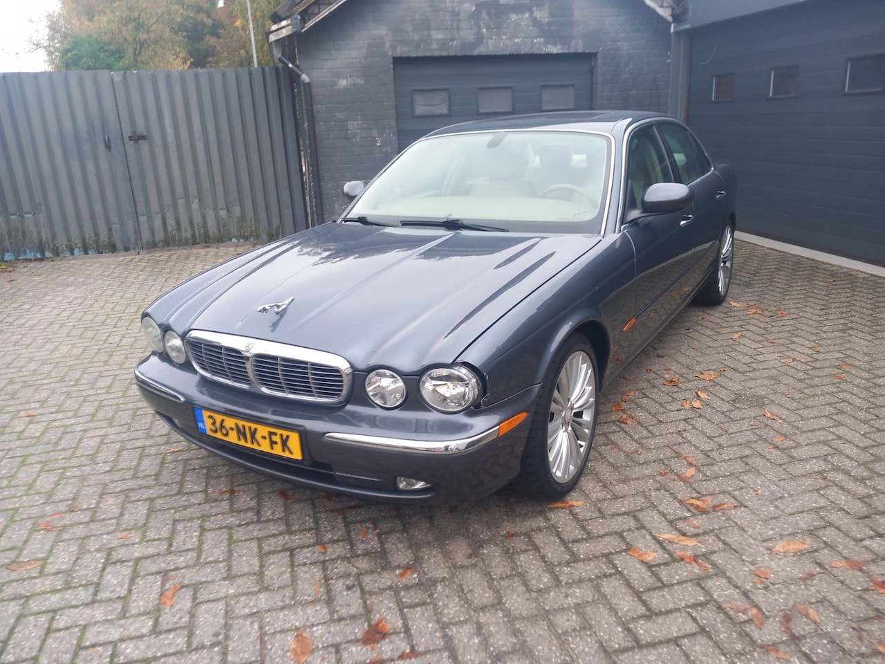 Jaguar XJ - 3.0 V6 Climate control,Cruise control,Lederen bekleding,Navi,Automaat. - AutoWereld.nl