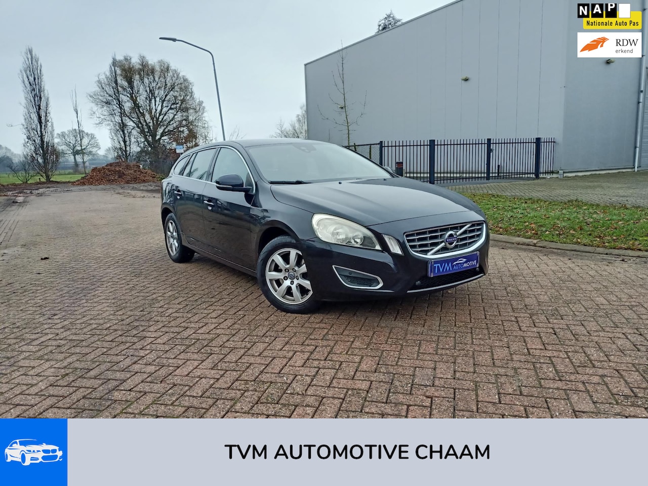 Volvo V60 - 2.0 D3 Momentum NAVI CARPLAY - AutoWereld.nl