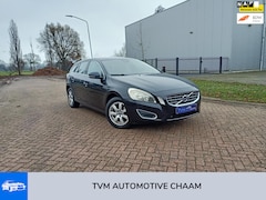 Volvo V60 - 2.0 D3 Momentum NAVI CARPLAY