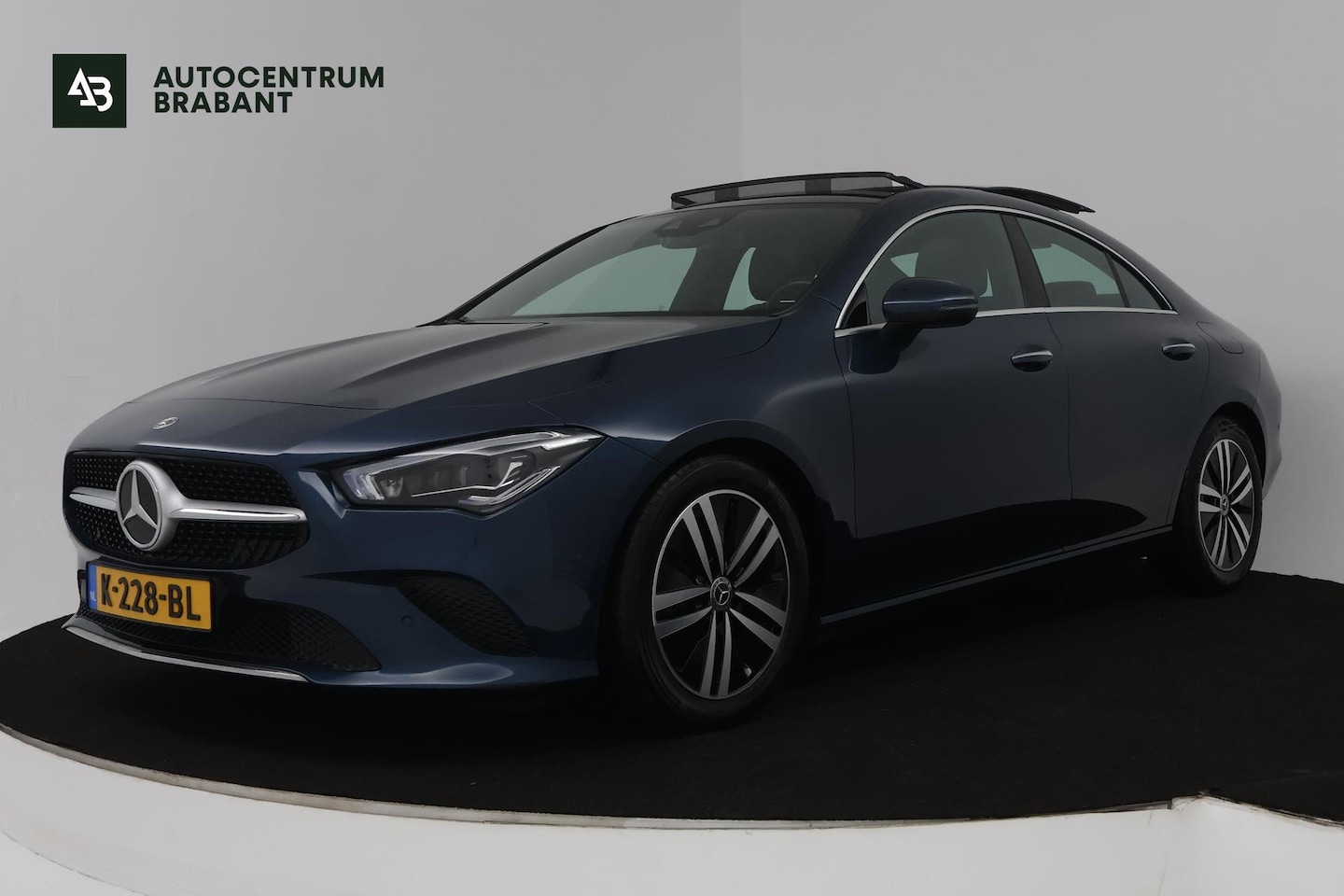 Mercedes-Benz CLA-Klasse - 200 Business Solution Luxury (PANORAMADAK, SFEERVERLICHTING, CAMERA, PDC, 1e EIGENAAR, GOE - AutoWereld.nl