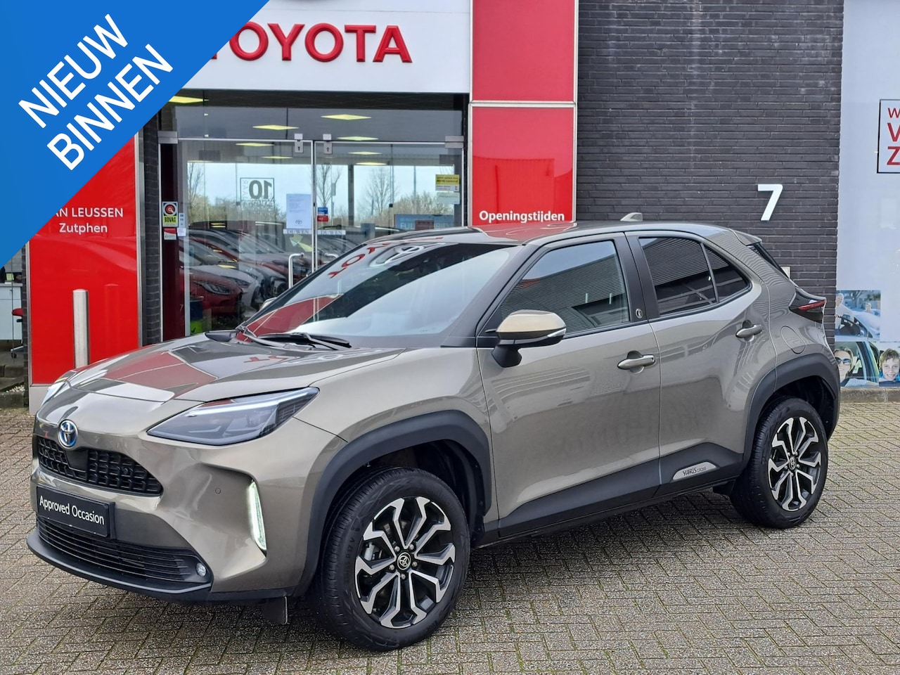 Toyota Yaris Cross - 1.5 Hybrid Dynamic STOELVERWARMING VOORSTOELEN PDC VOOR EN ACHTER ACHTERUITRIJCAMERA - AutoWereld.nl