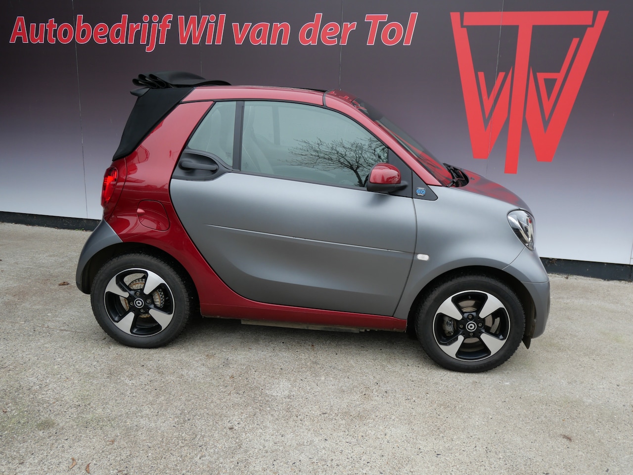 Smart Fortwo cabrio - EQ STYLE | CLIMA | CRUISE | ALL-SEASON | MAT GRIJS | GAAF!! - AutoWereld.nl