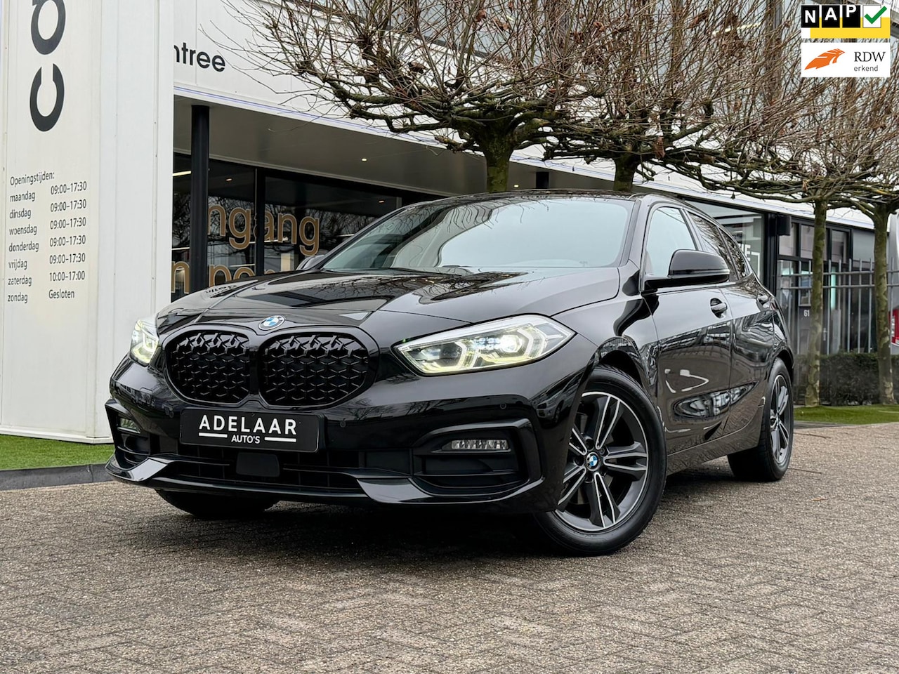 BMW 1-serie - 118i Executive Edition APPLE CARPLAY, AMBIENT LIGHT, XENON, - AutoWereld.nl