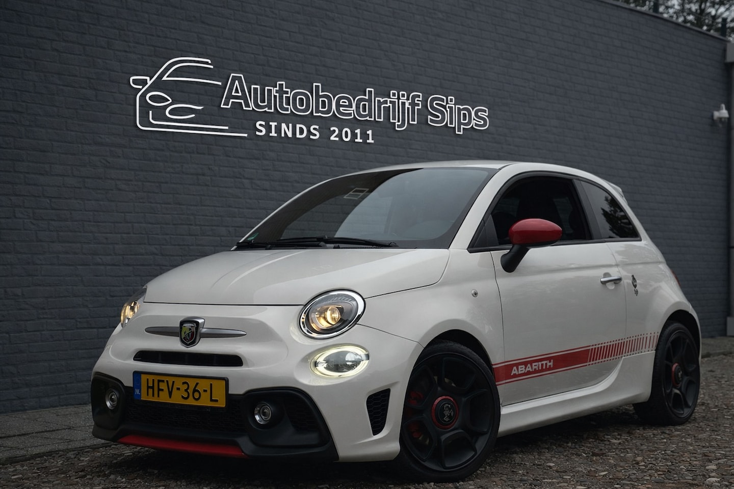 Fiat 500 Abarth - 1.4 T-Jet 595 | '70 Years Edition | Uniek Nette Auto - AutoWereld.nl