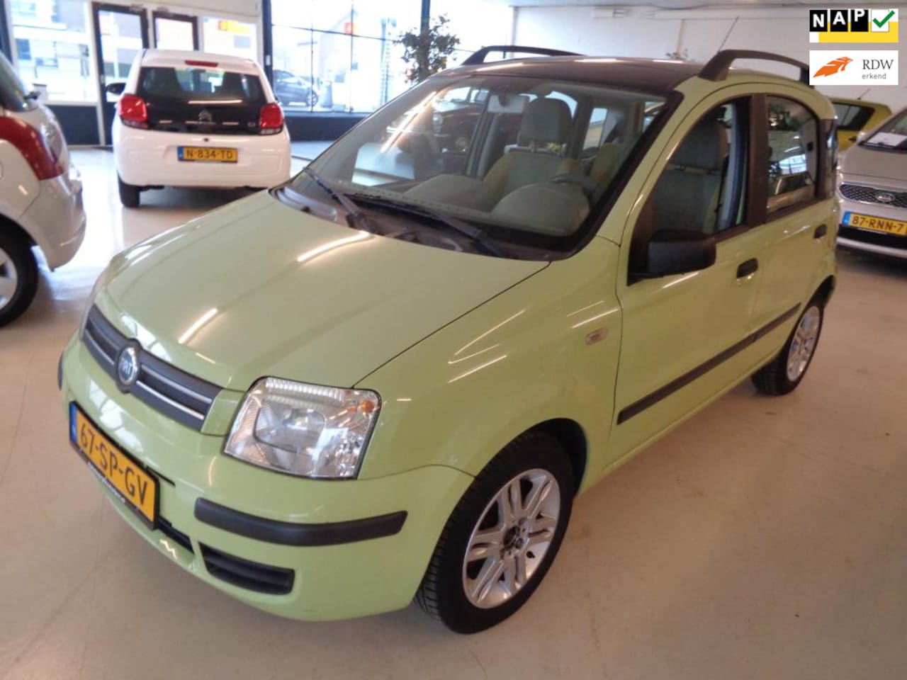 Fiat Panda - 1.2 SportSound Pano dak! Clima! APK: 1-10-2026! - AutoWereld.nl