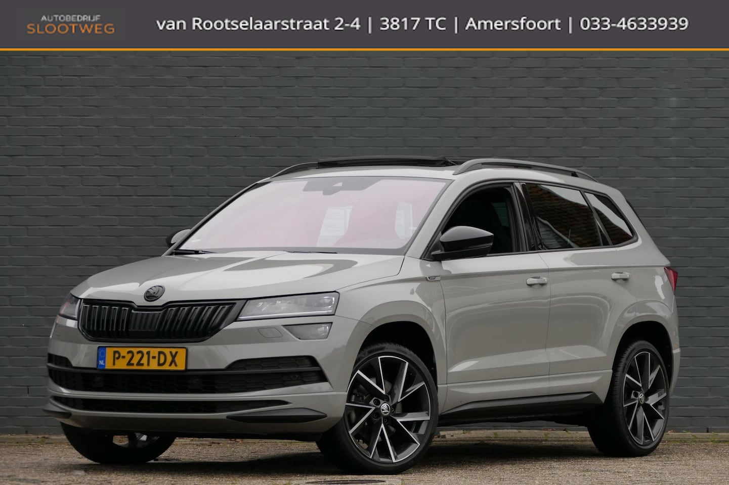 Skoda Karoq - 1.5 TSI ACT Sportline Business Panorama | Blis | Canton | Trekhaak | Acc - AutoWereld.nl