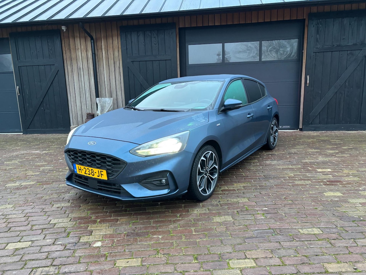 Ford Focus - 1.5 EcoBoost ST Line Business 1.5 EcoBoost ST Line Business, ZEER NETJES , TREKHAAK - AutoWereld.nl
