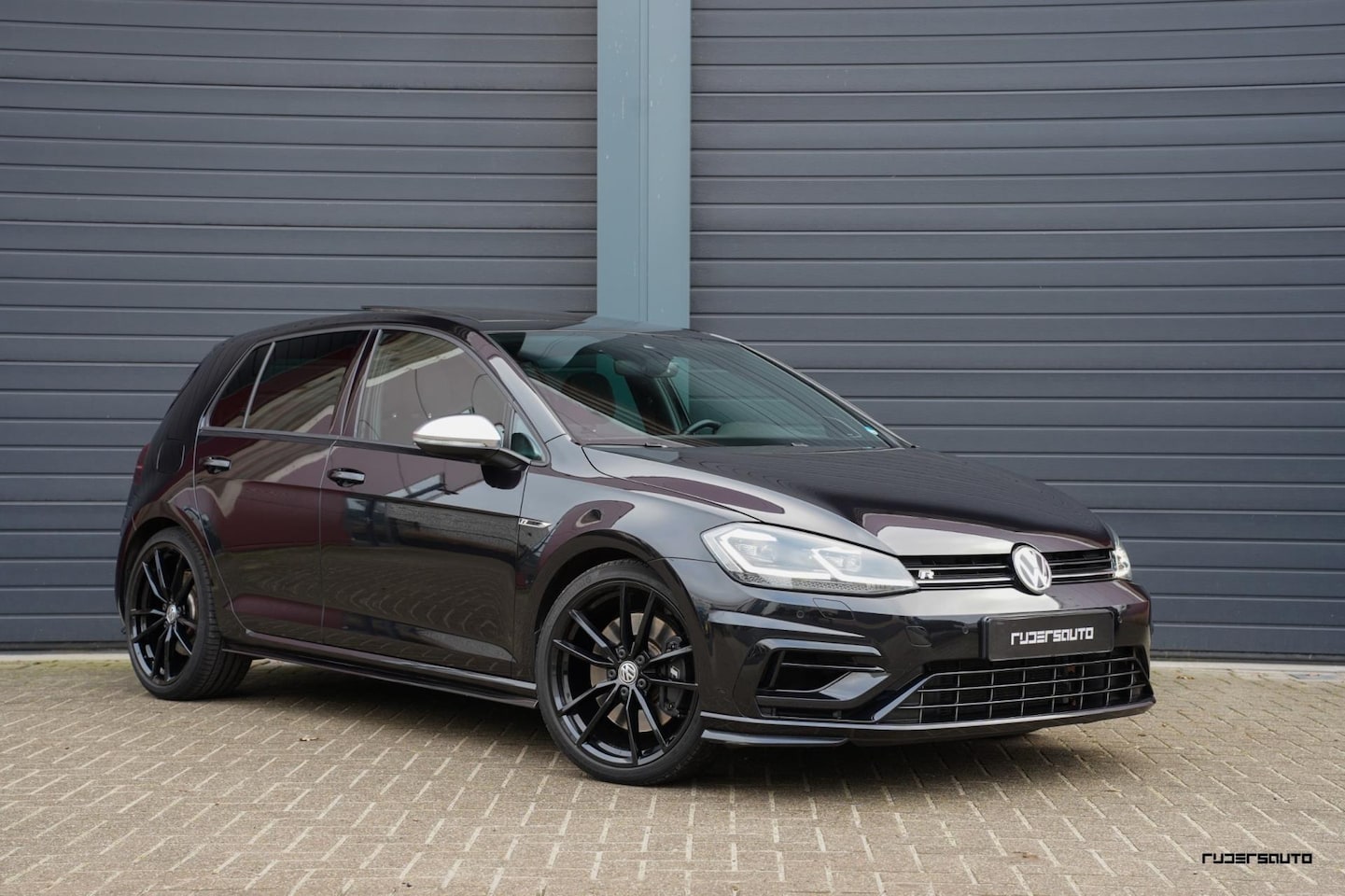 Volkswagen Golf - 7.5 R 4Motion | Pano | Camera | Dynaudio | ACC | Alcantara - AutoWereld.nl